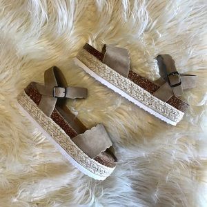 Pierre Dumas platform sandals